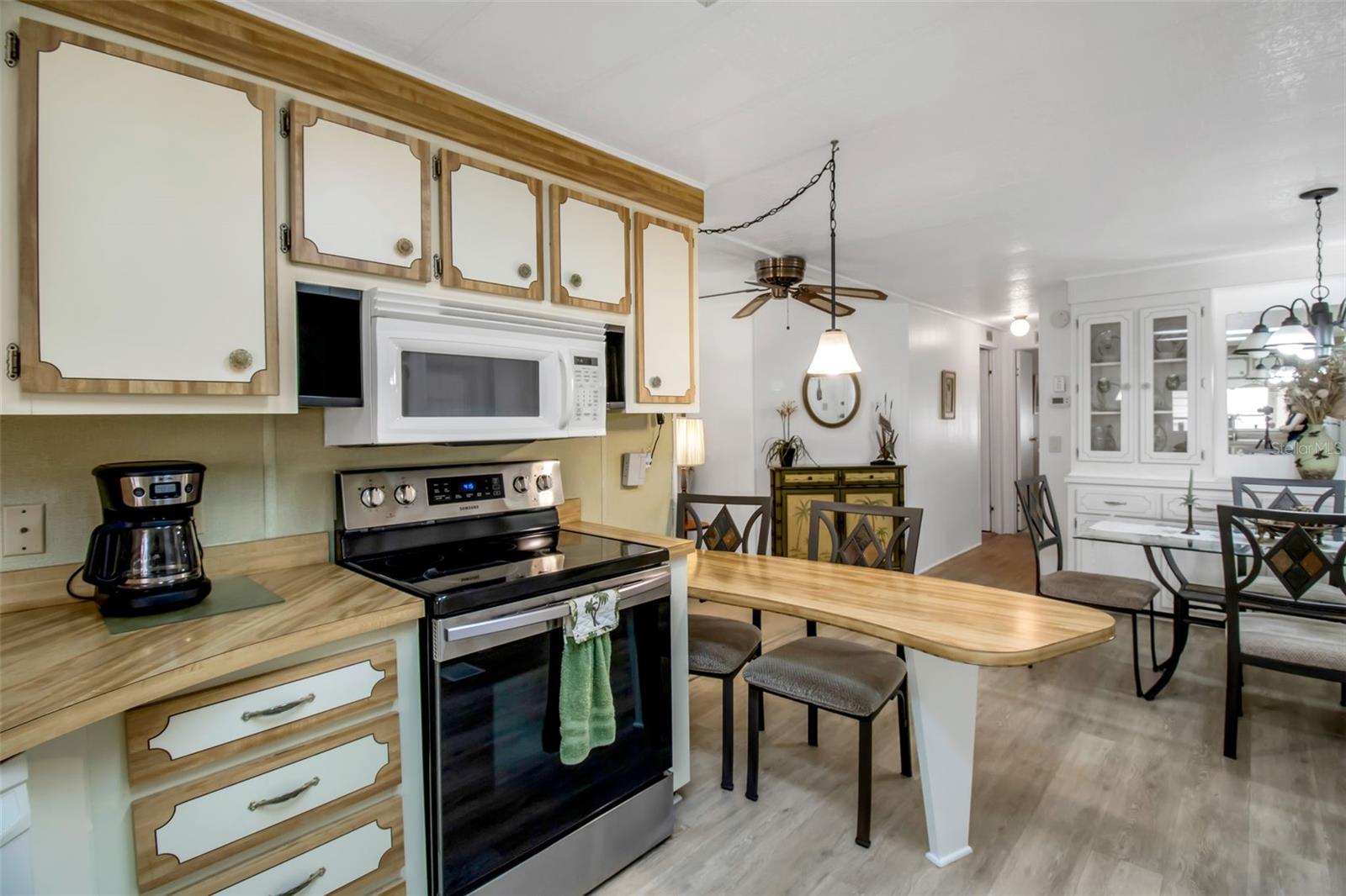 Image 3 of 30 For 5619 Bayshore Road 160