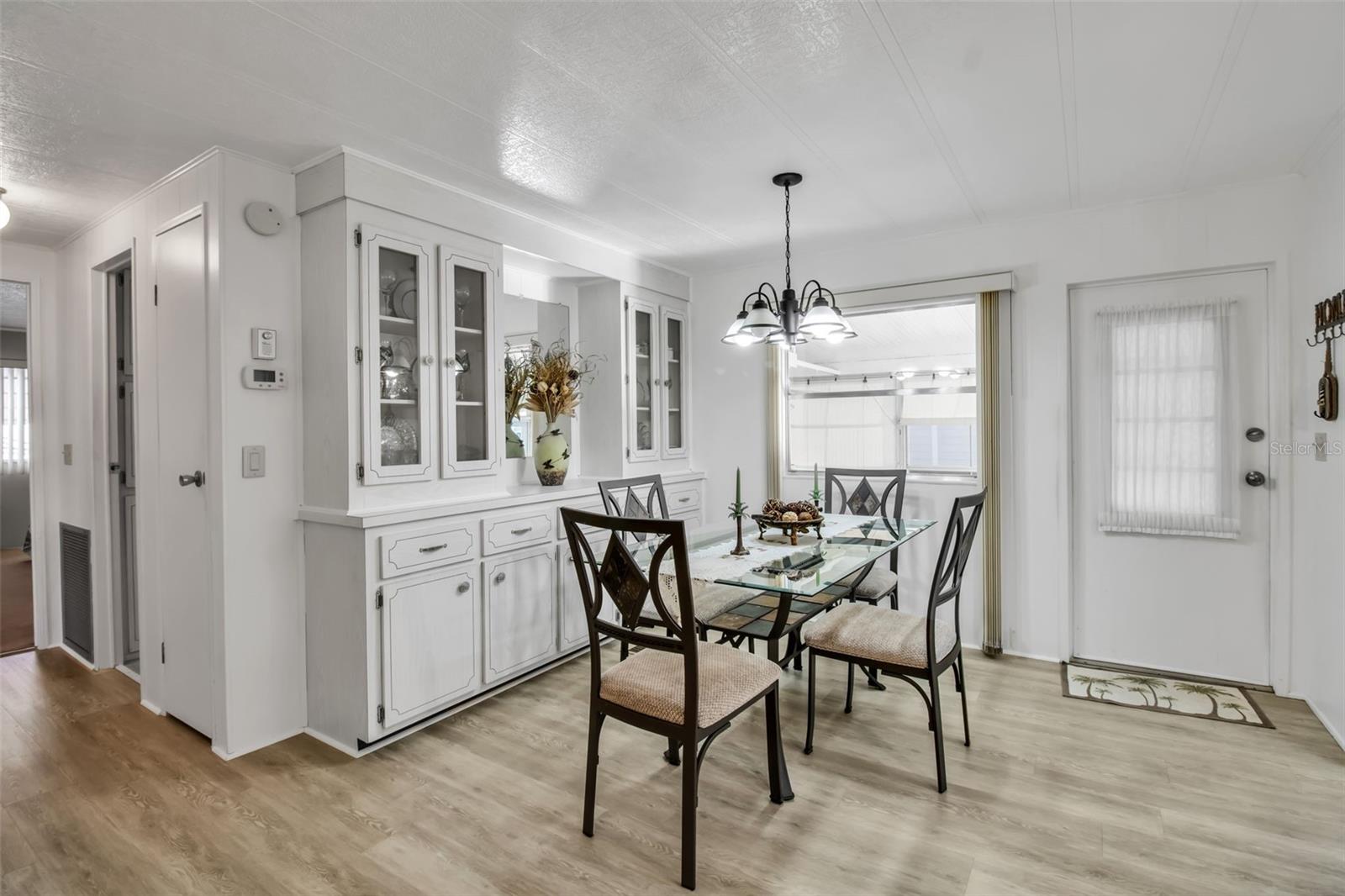 Image 4 of 30 For 5619 Bayshore Road 160