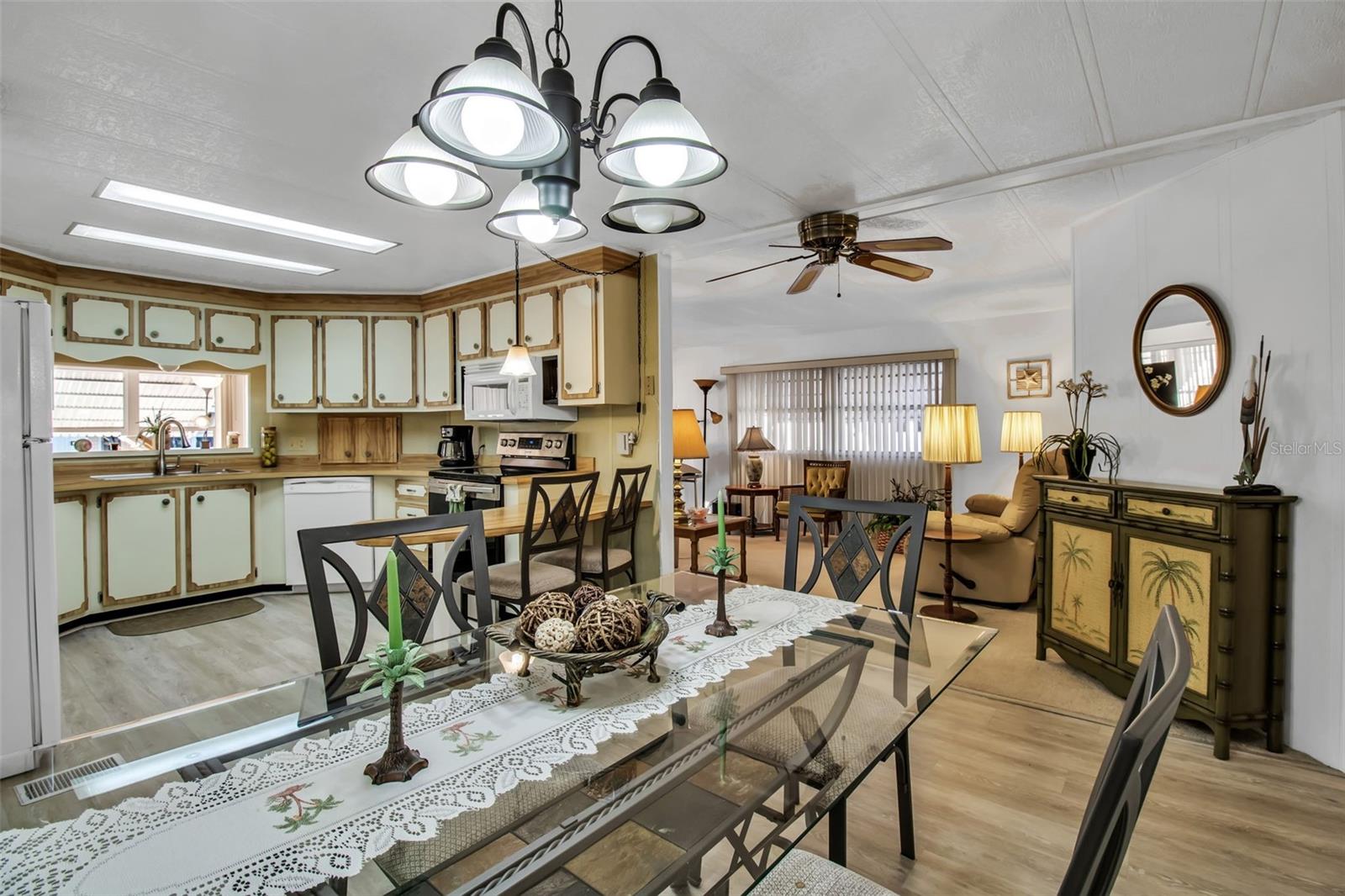 Image 6 of 30 For 5619 Bayshore Road 160