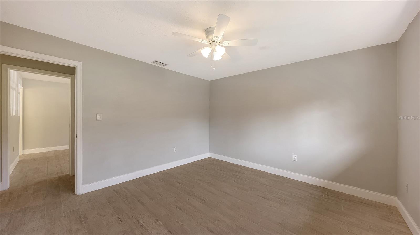 Image 17 of 27 For 157 Vista Hermosa Circle