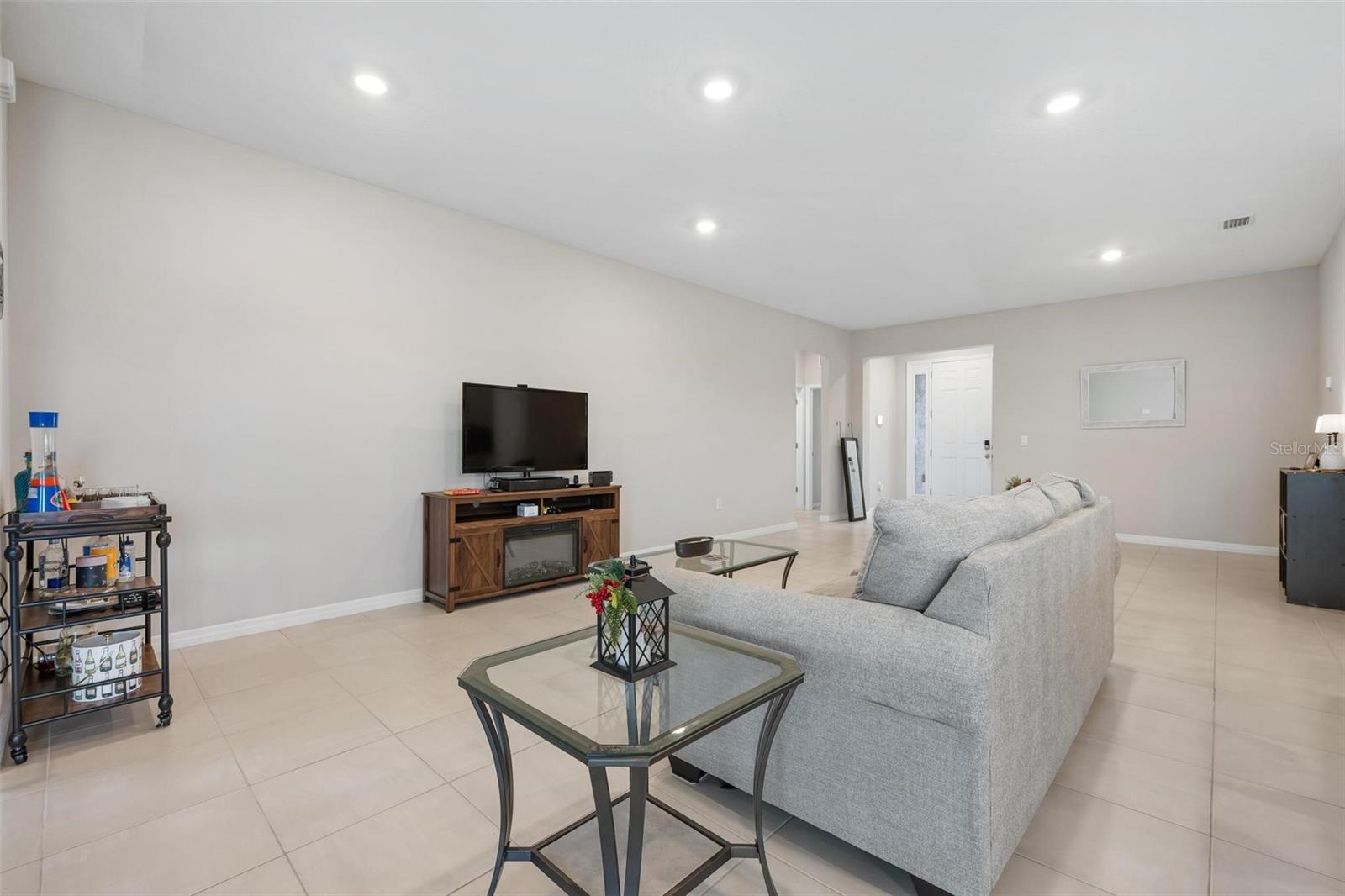 Image 7 of 40 For 431 158th Street E