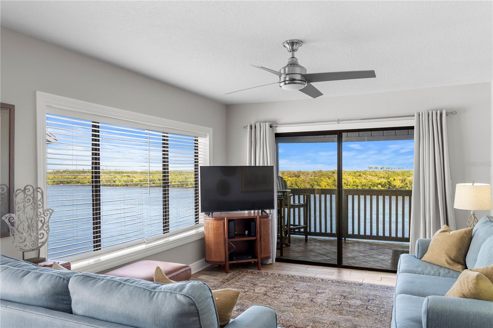 Image 17 of 52 For 817 Bahia Del Sol Drive 40