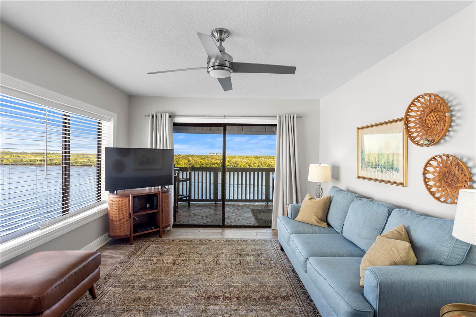 Image 18 of 52 For 817 Bahia Del Sol Drive 40