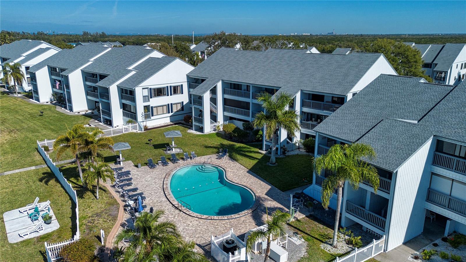 Image 41 of 52 For 817 Bahia Del Sol Drive 40