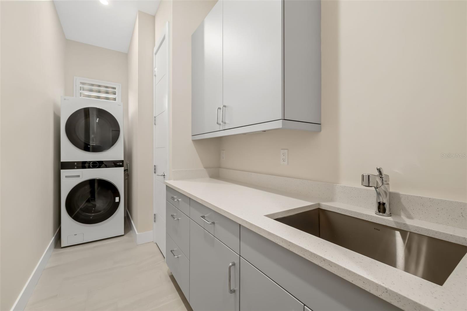 Image 33 of 84 For 1879 Hibiscus Street