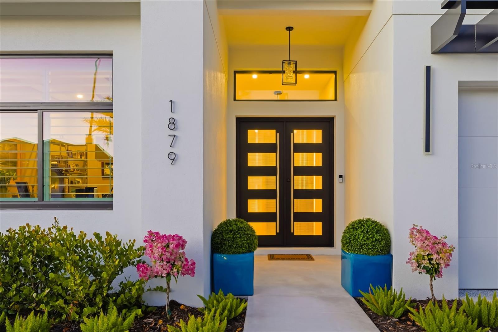 Image 4 of 84 For 1879 Hibiscus Street