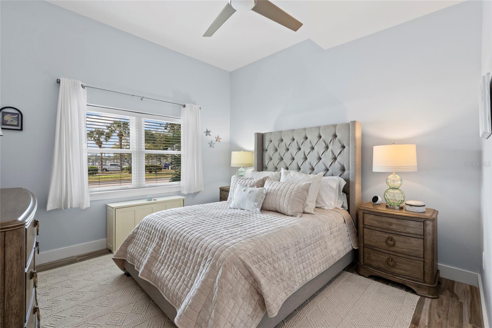 Image 17 of 27 For 1010 Central Avenue 122