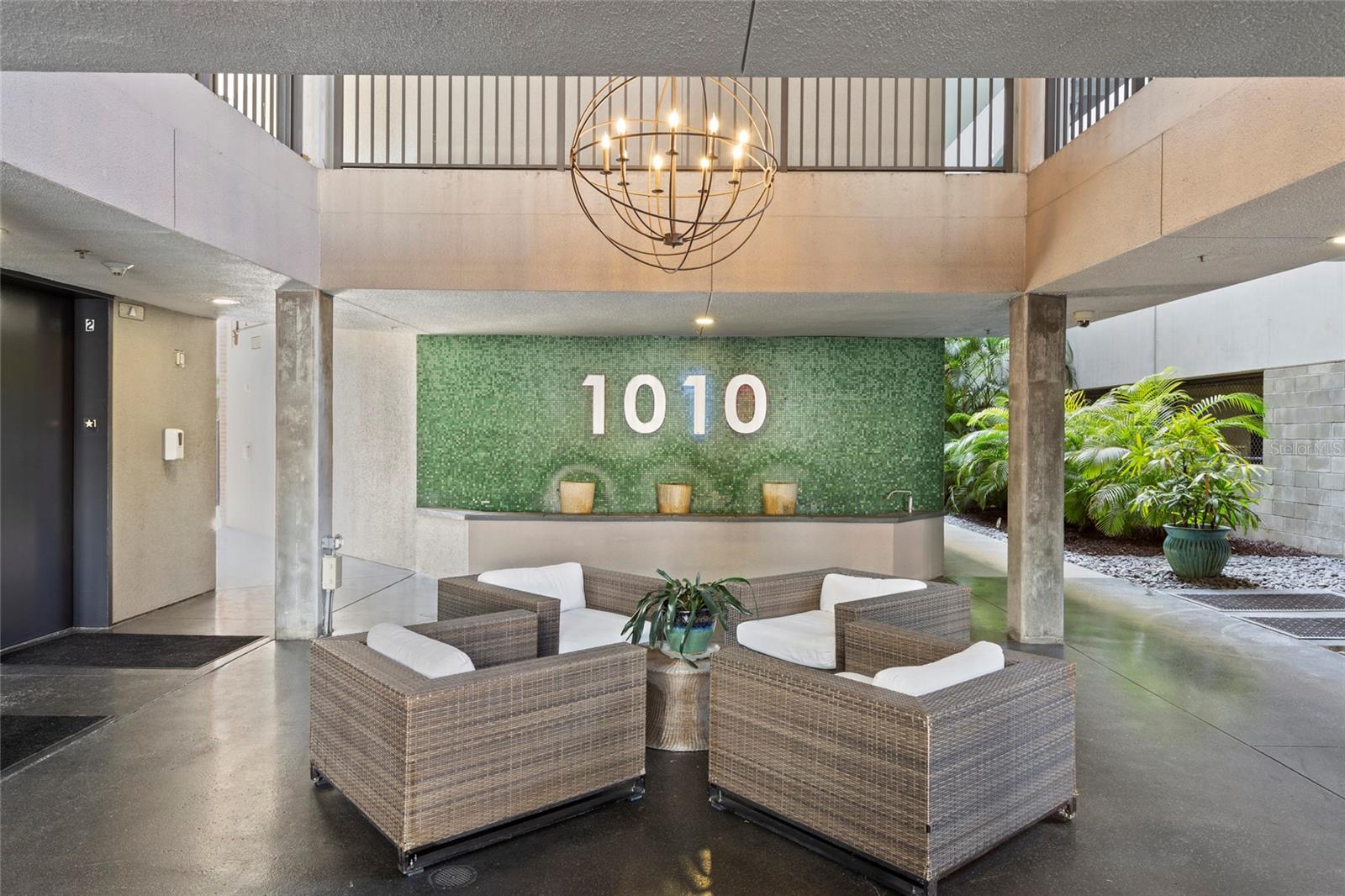 Image 19 of 27 For 1010 Central Avenue 122