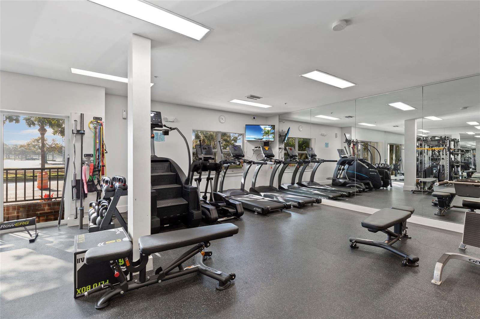 Image 24 of 27 For 1010 Central Avenue 122