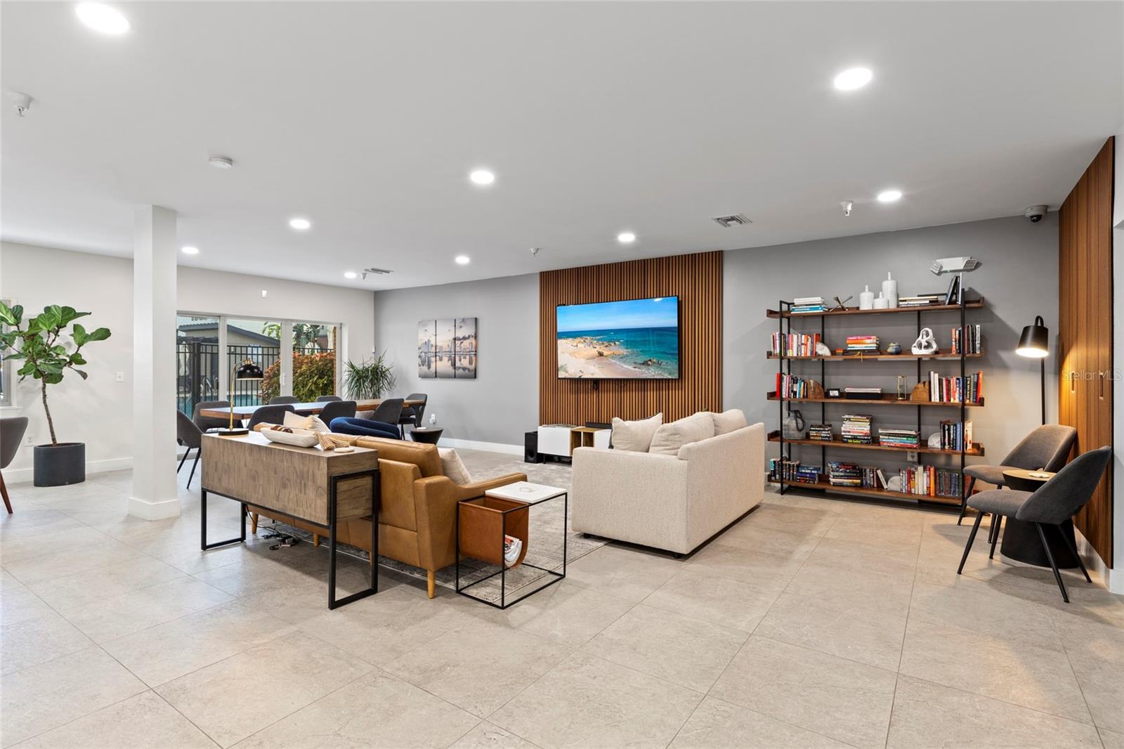 Image 25 of 27 For 1010 Central Avenue 122