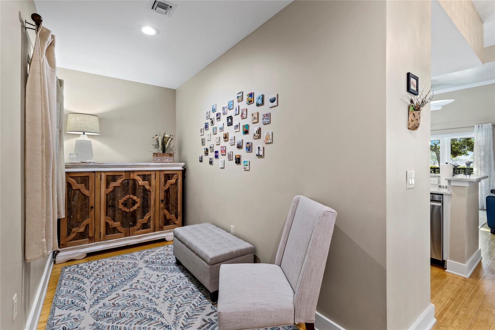 Image 4 of 27 For 1010 Central Avenue 122