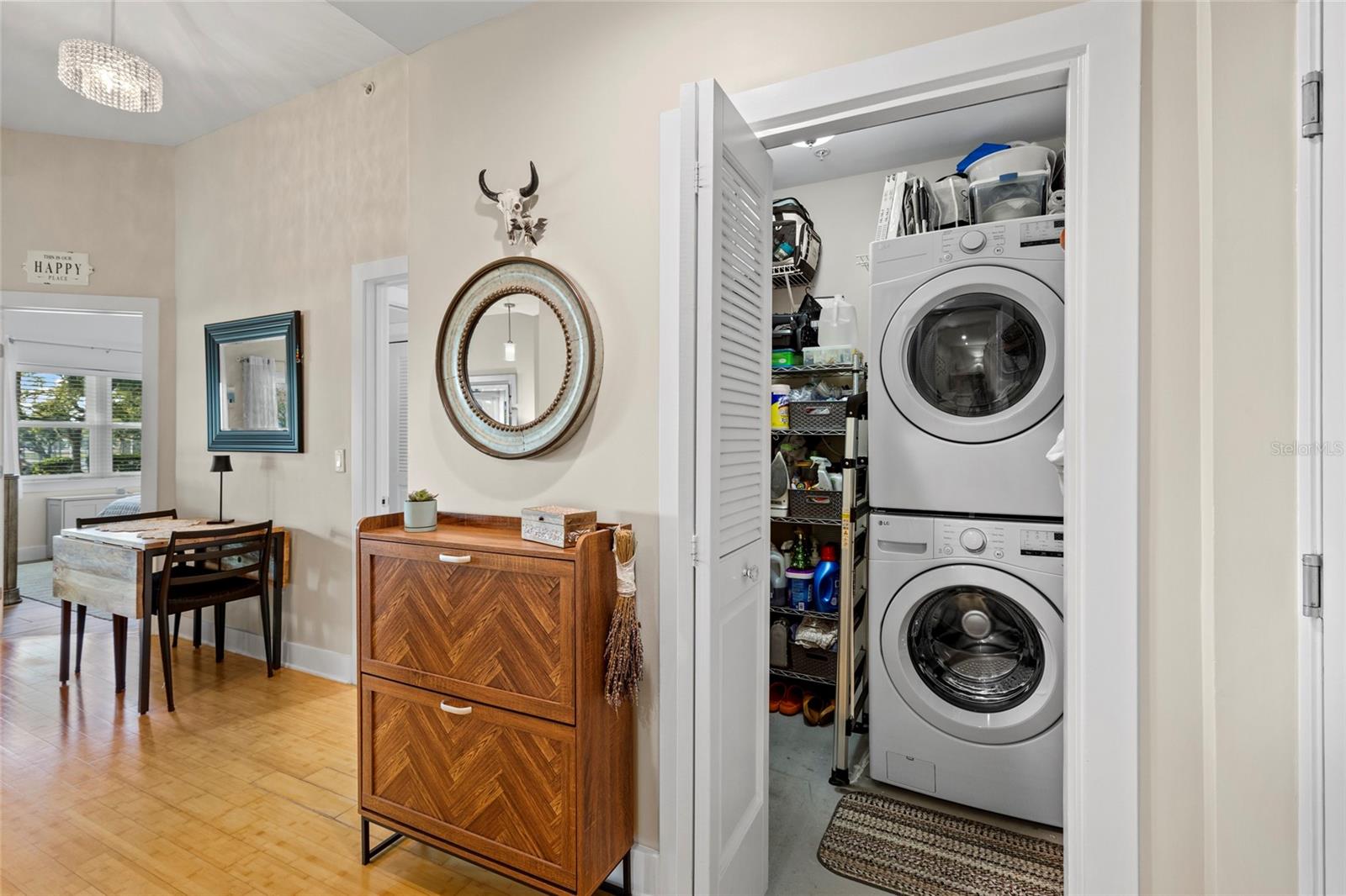 Image 5 of 27 For 1010 Central Avenue 122