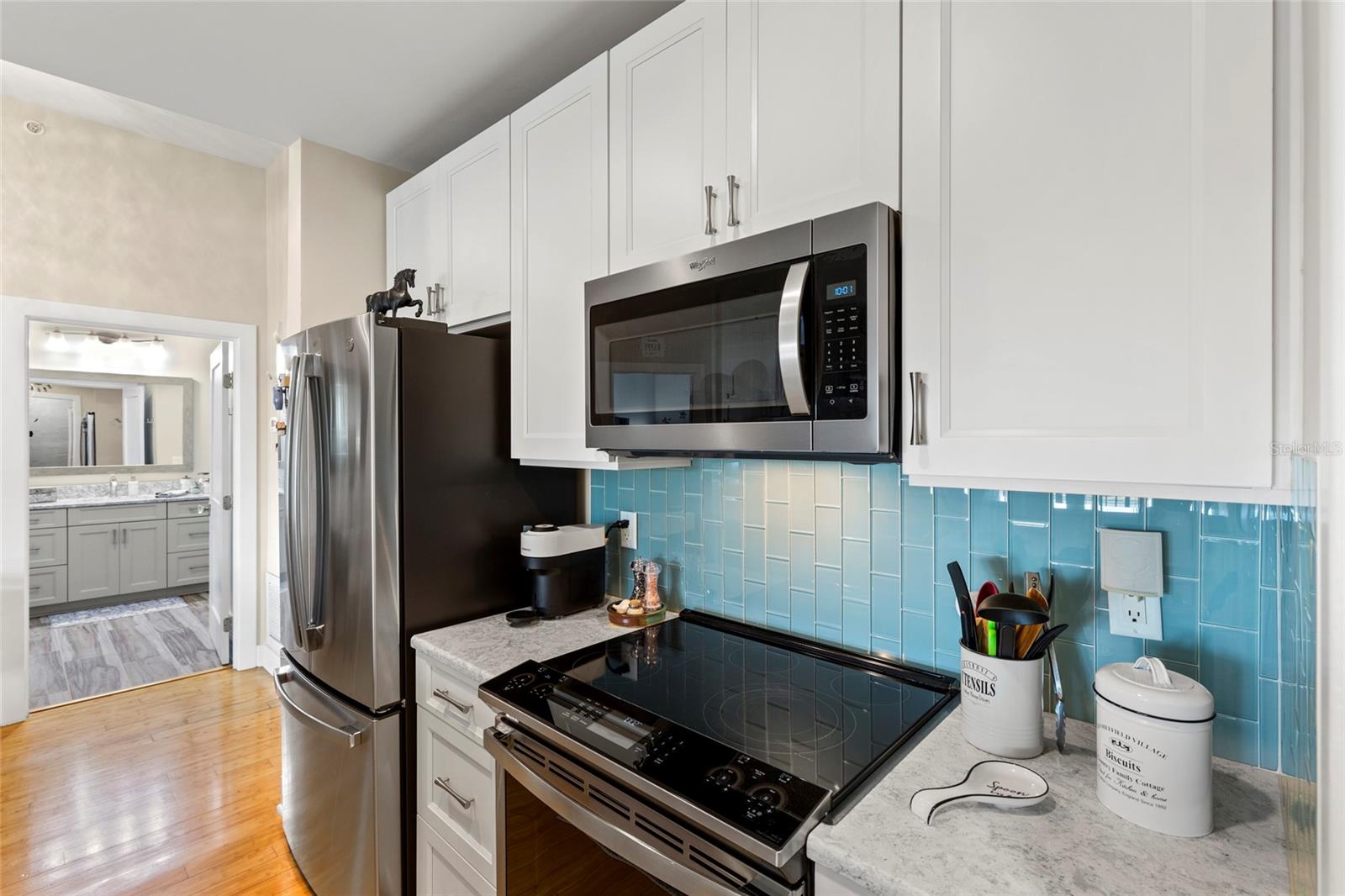 Image 9 of 27 For 1010 Central Avenue 122