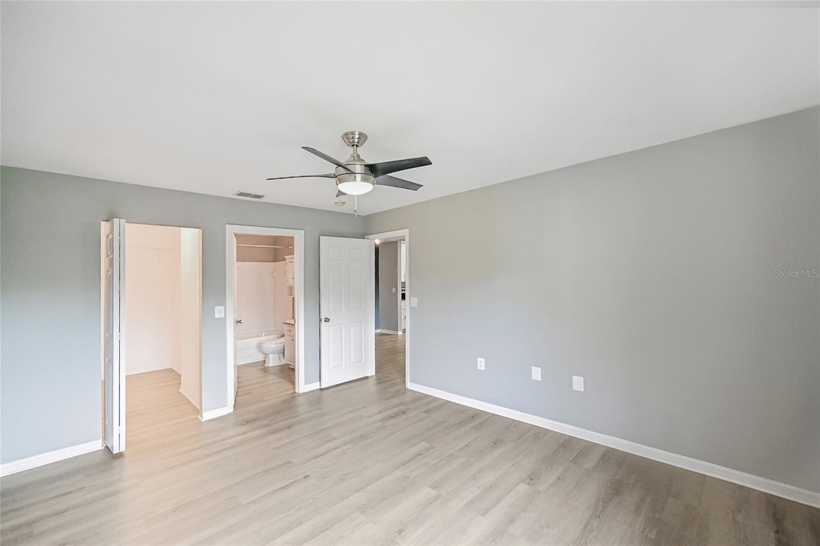 Image 17 of 41 For 7417 Vista Way 208