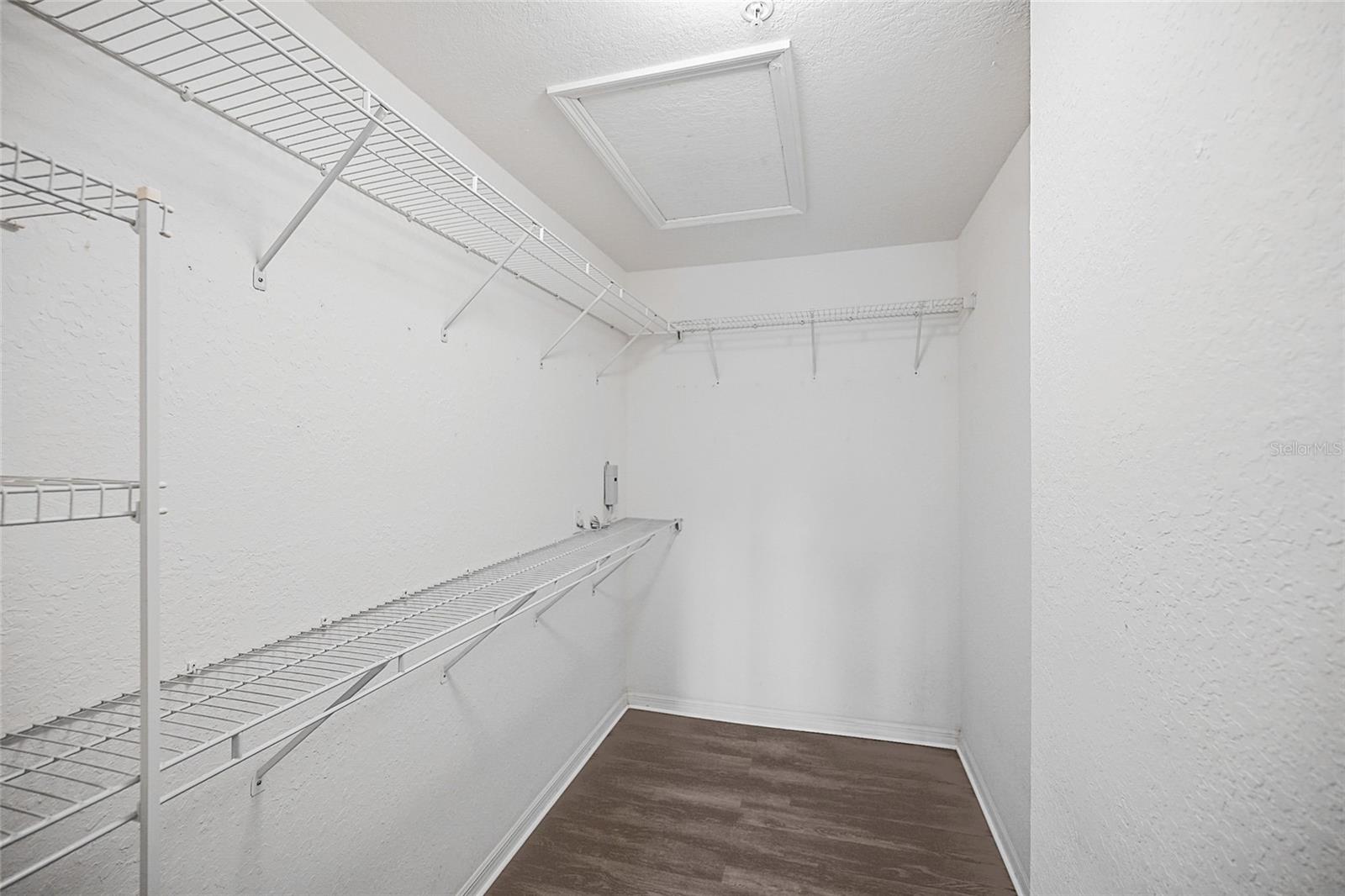 Image 19 of 41 For 7417 Vista Way 208