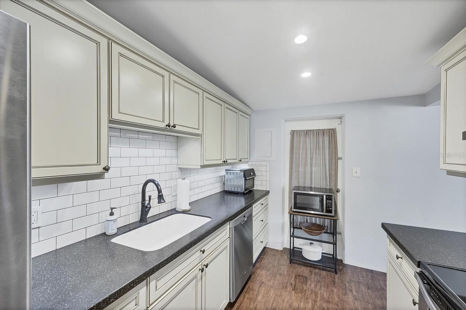 Image 21 of 46 For 2300 Georgetown Road