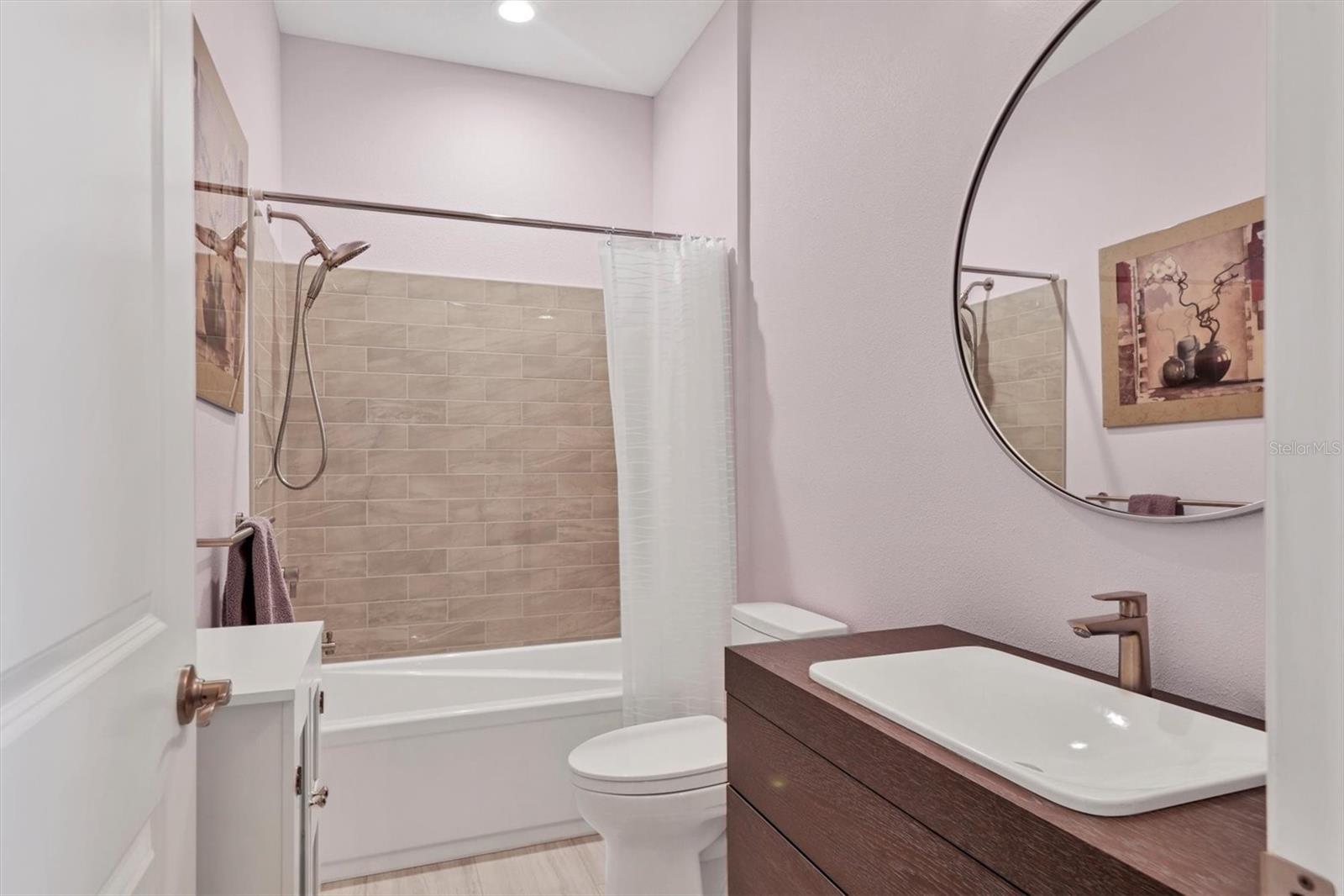 Image 23 of 38 For 2414 Vaccaro Drive