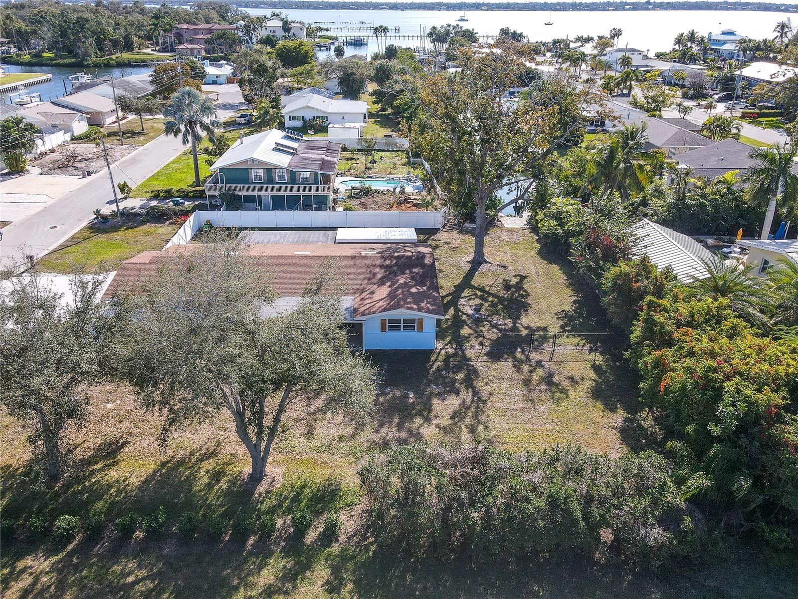 Image 11 of 75 For 2401 10th Street W