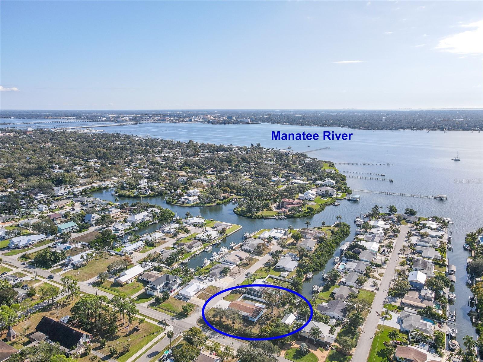 Image 19 of 75 For 2401 10th Street W