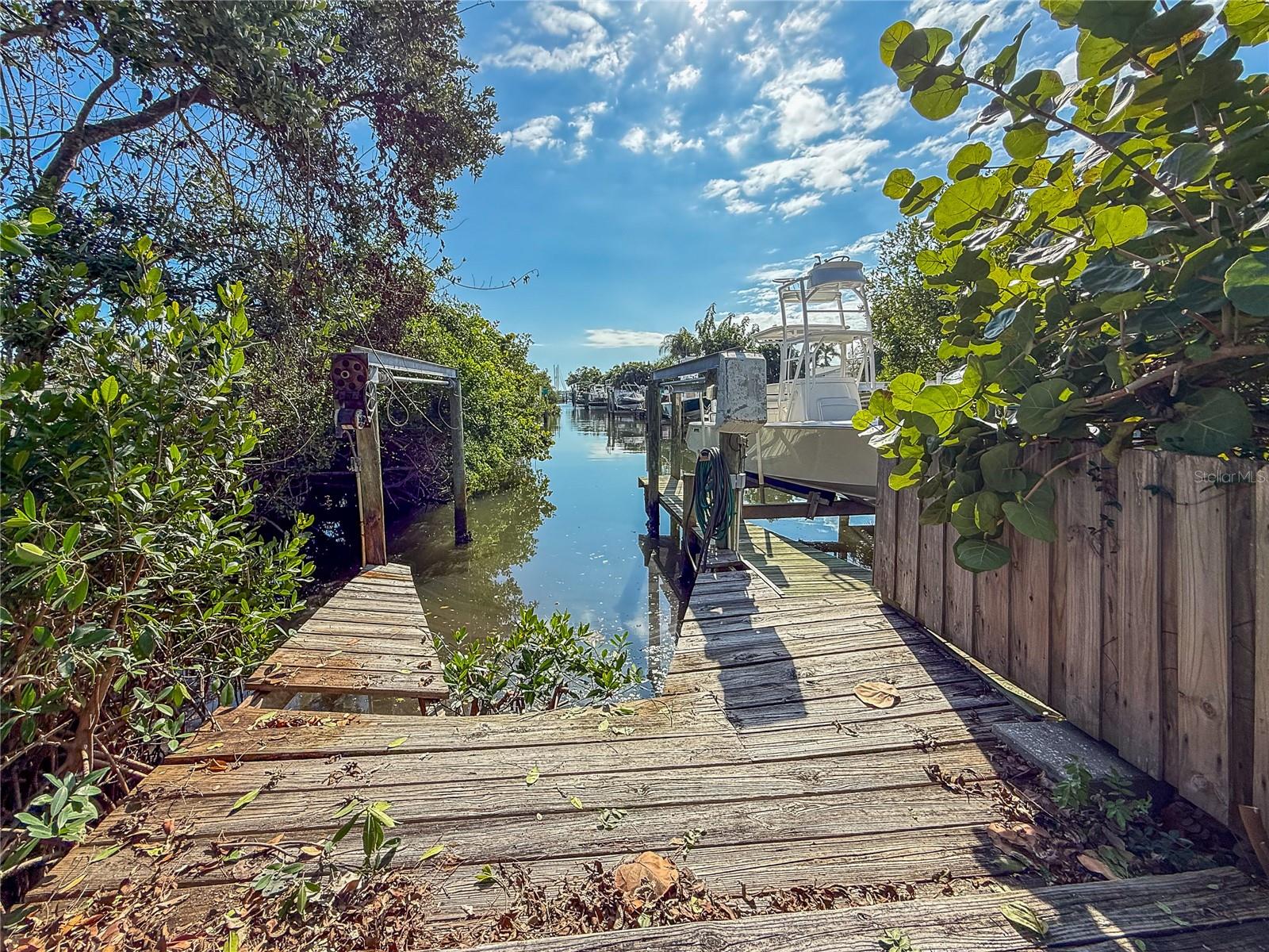 Image 2 of 75 For 2401 10th Street W