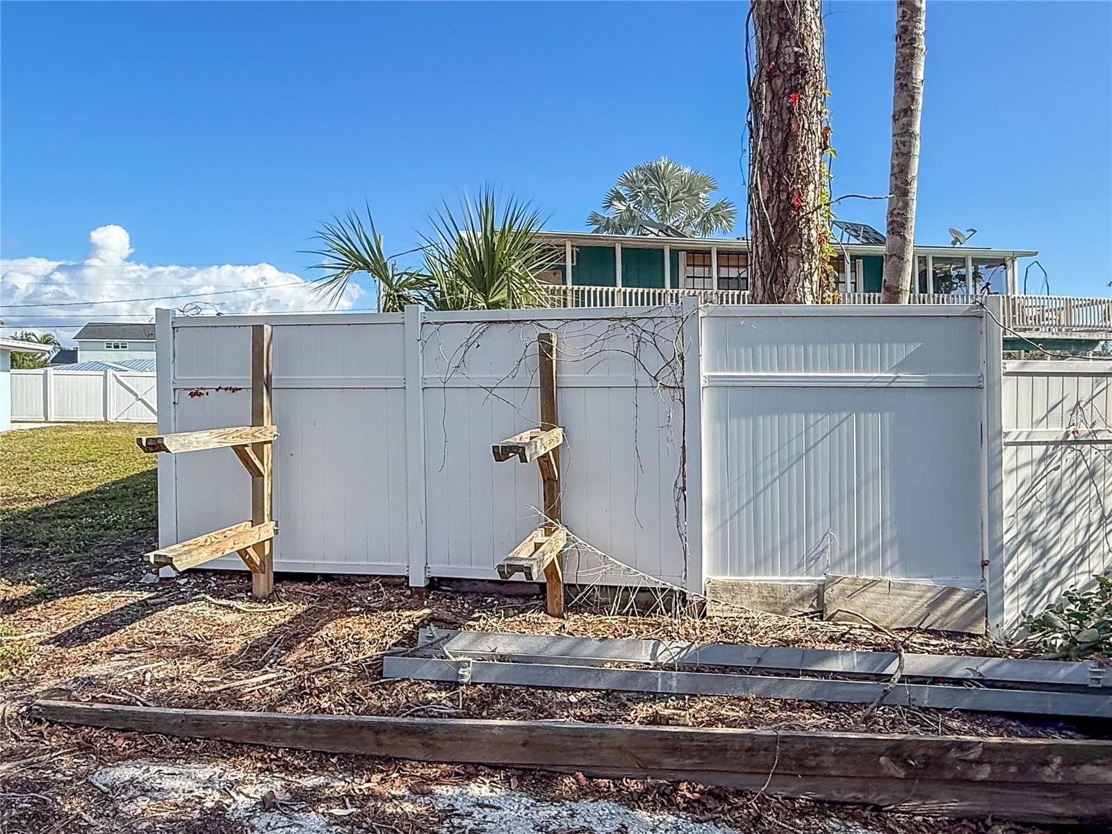 Image 23 of 75 For 2401 10th Street W