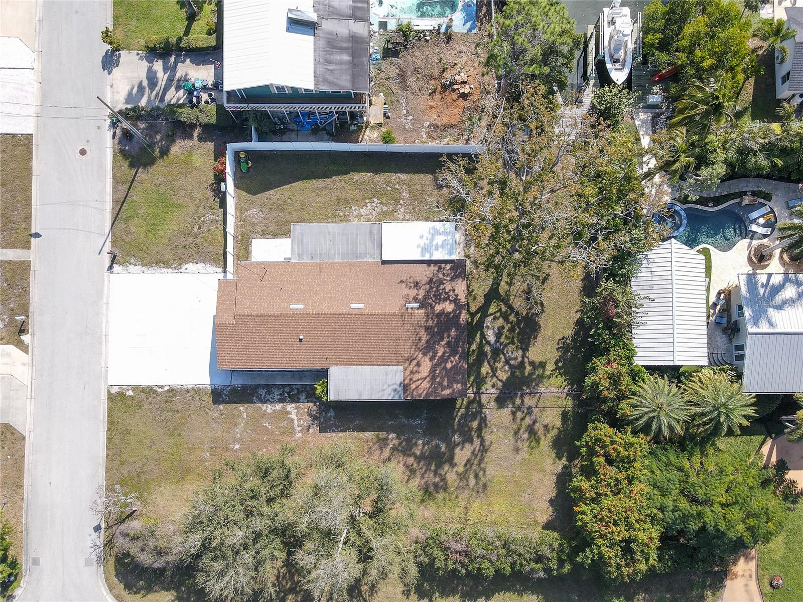 Image 5 of 75 For 2401 10th Street W