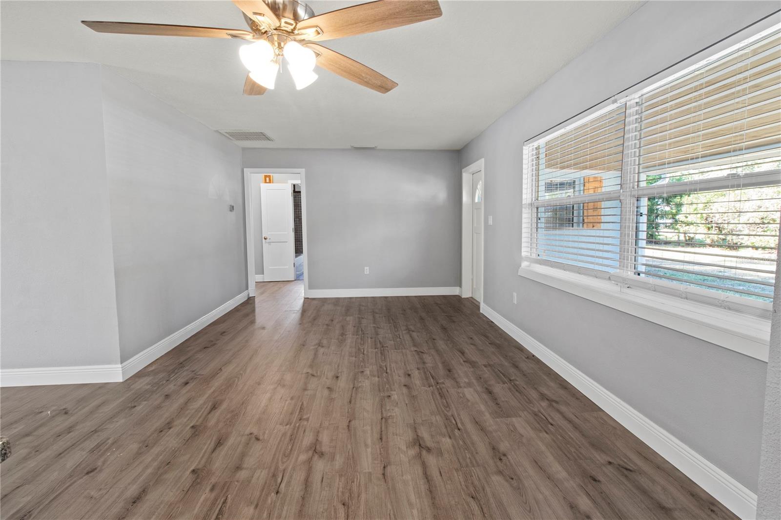 Image 52 of 75 For 2401 10th Street W