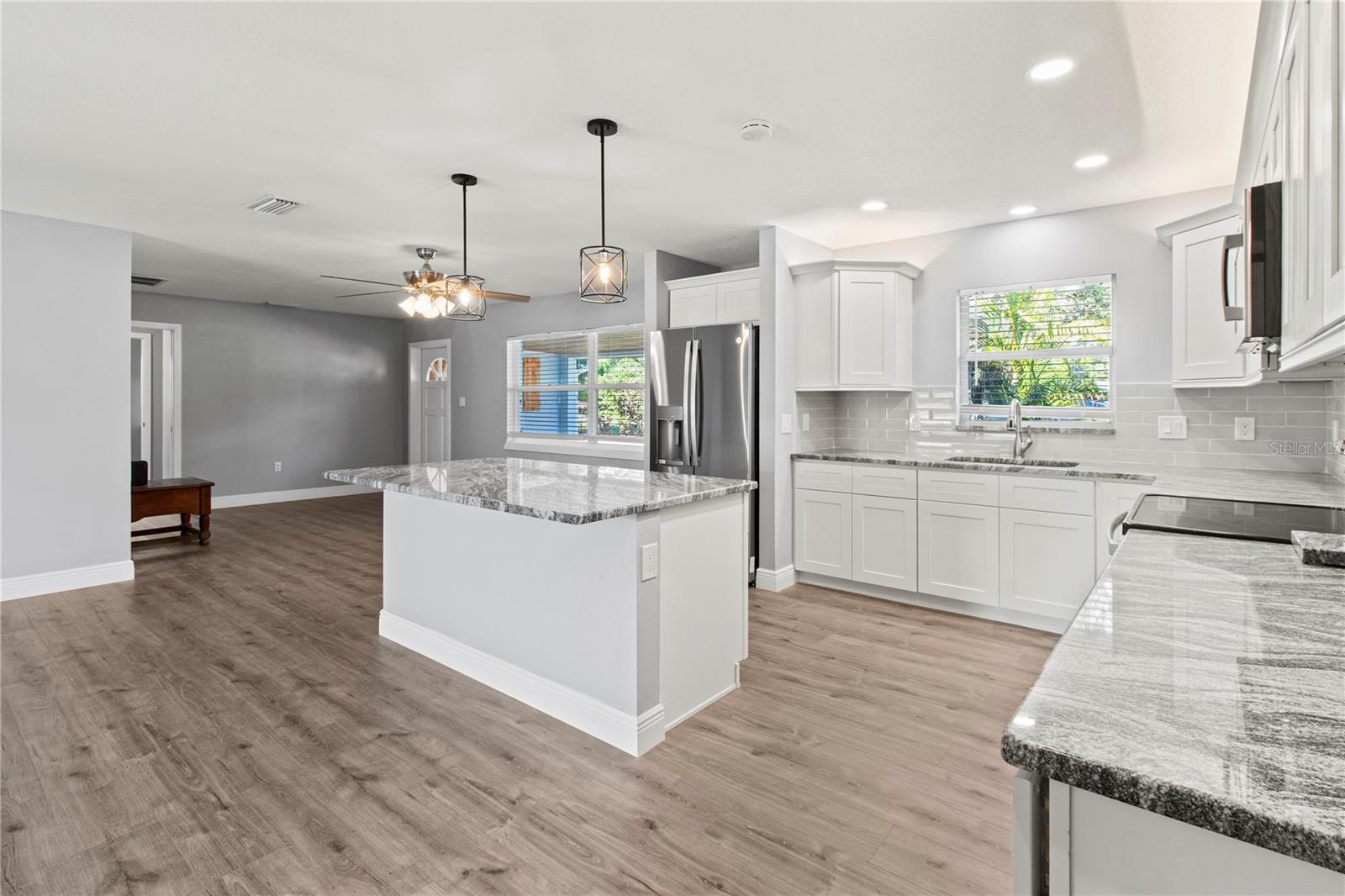 Image 57 of 75 For 2401 10th Street W