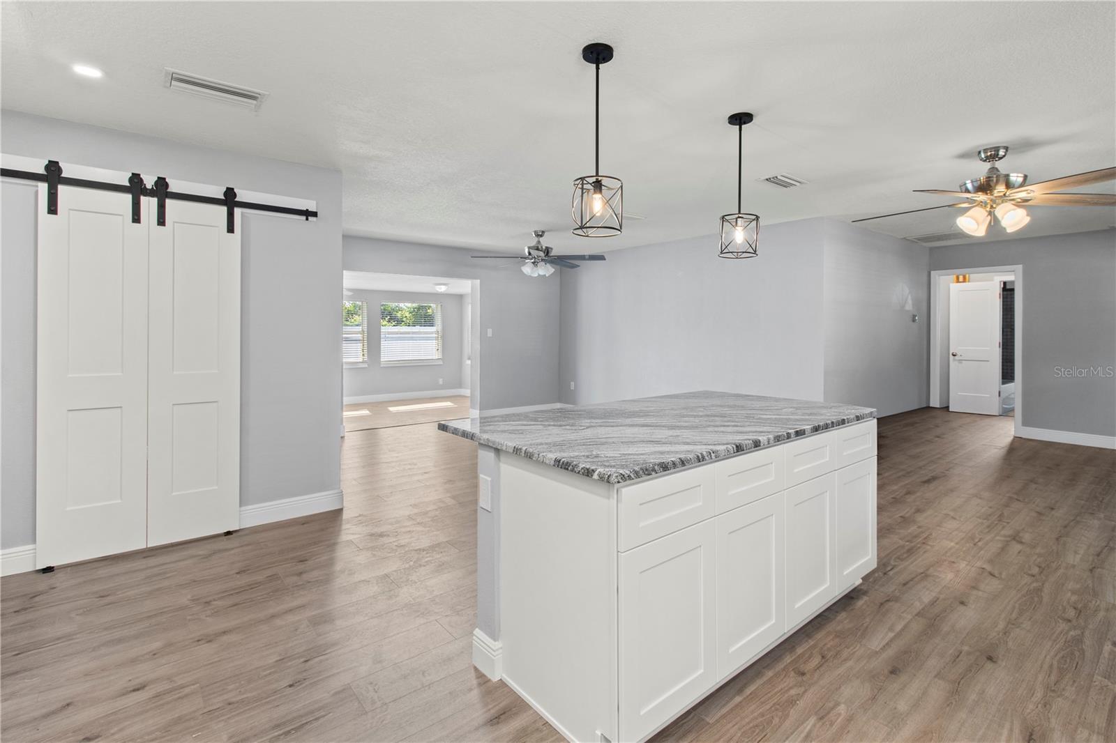 Image 58 of 75 For 2401 10th Street W