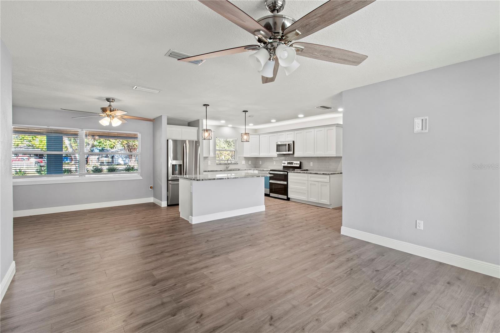 Image 62 of 75 For 2401 10th Street W