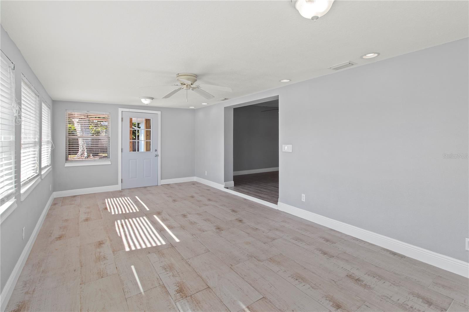 Image 68 of 75 For 2401 10th Street W