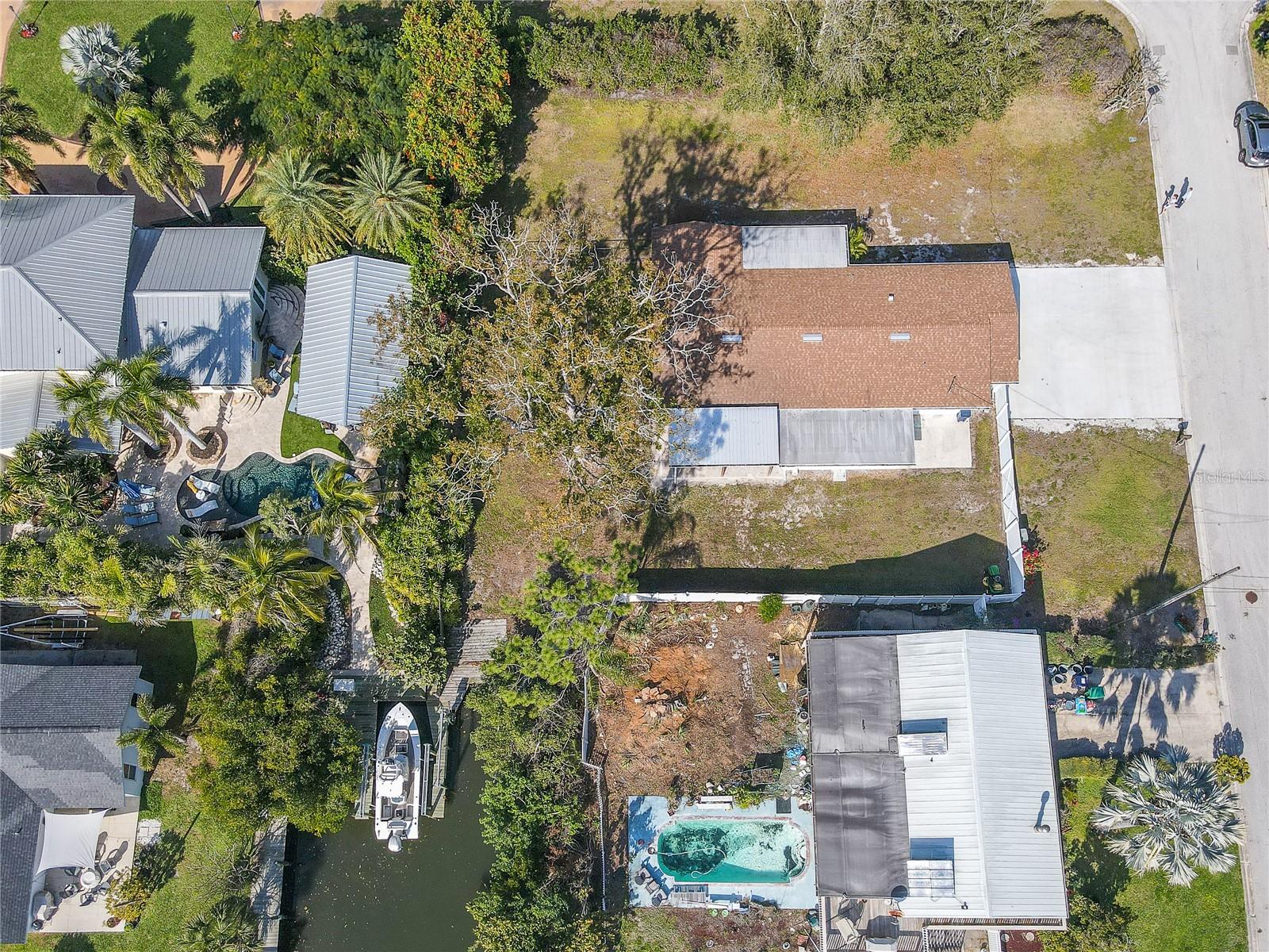 Image 7 of 75 For 2401 10th Street W