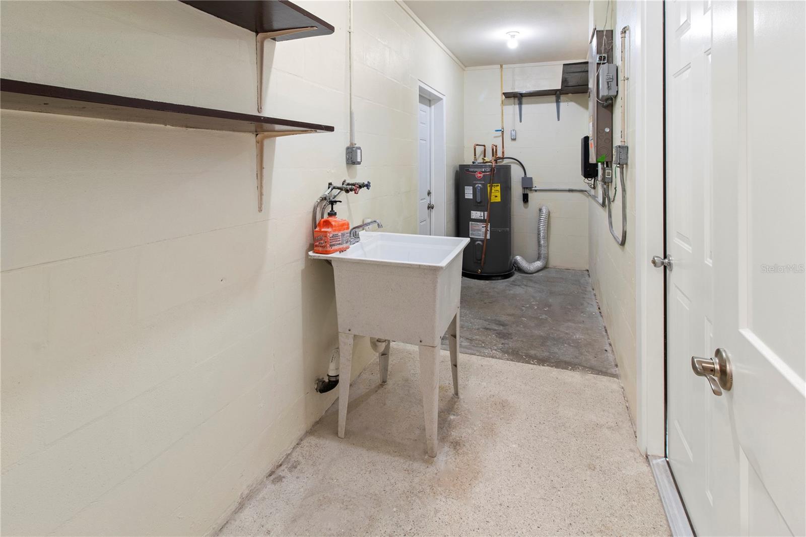 Image 72 of 75 For 2401 10th Street W