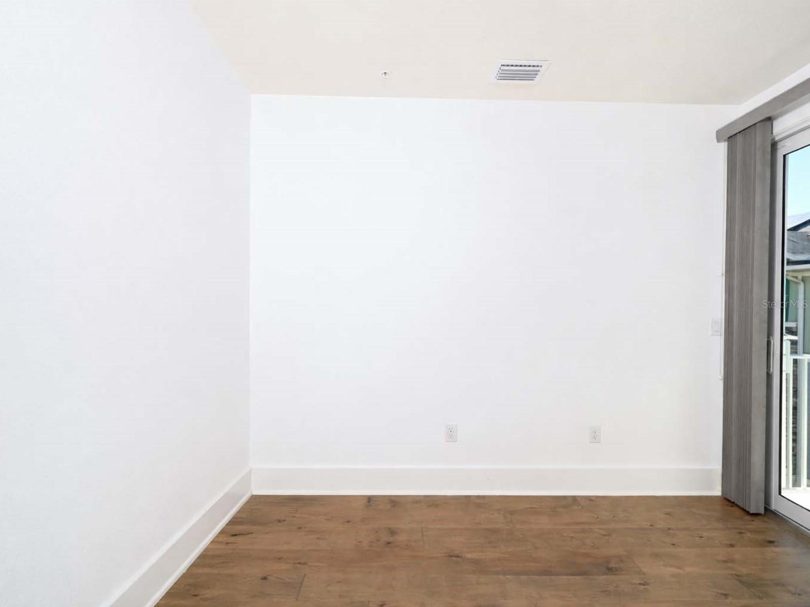 Image 26 of 100 For 516 Laurel Park Drive