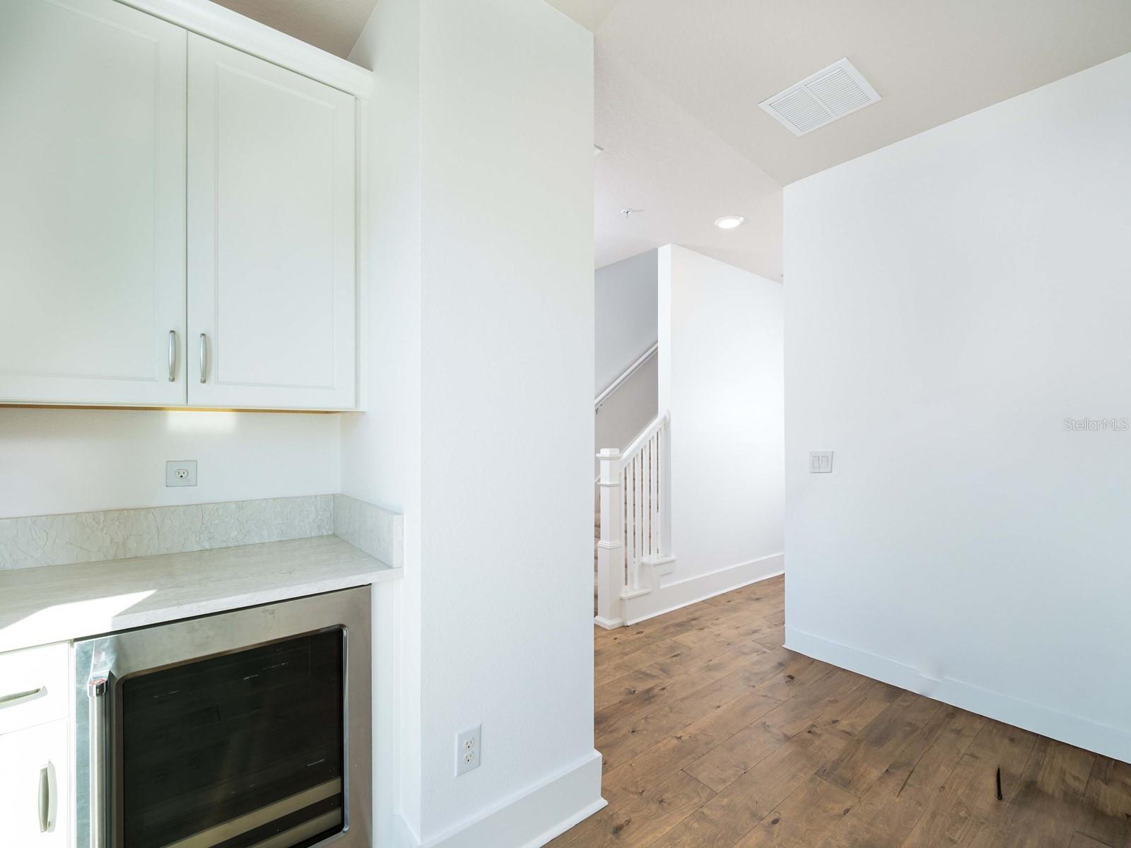 Image 28 of 100 For 516 Laurel Park Drive