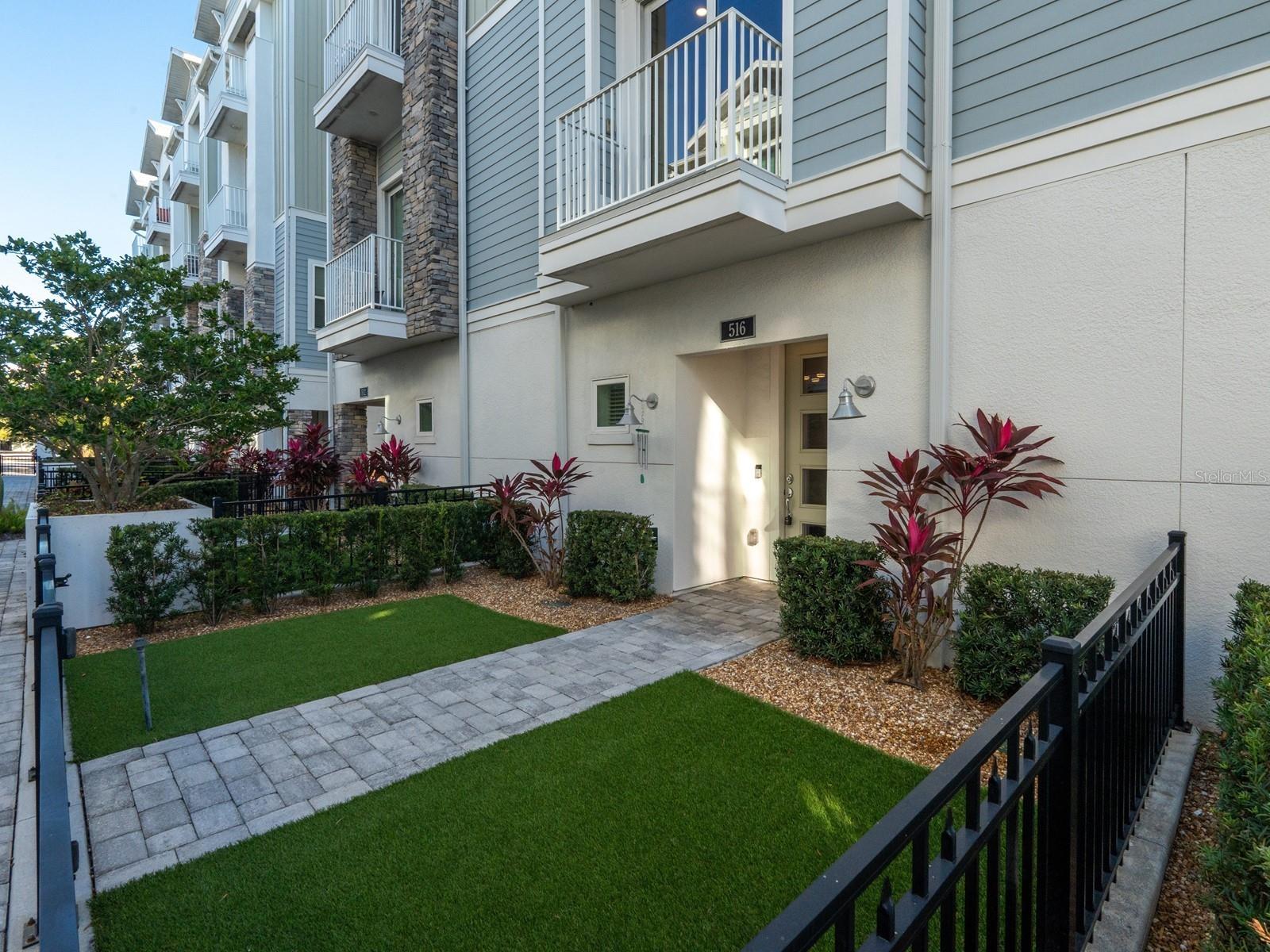 Image 5 of 100 For 516 Laurel Park Drive