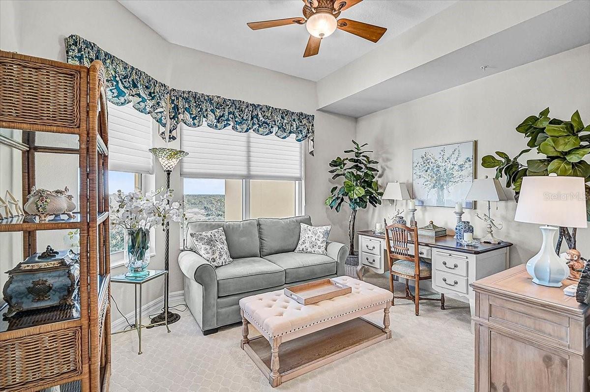 Image 19 of 59 For 409 North Point Road 902