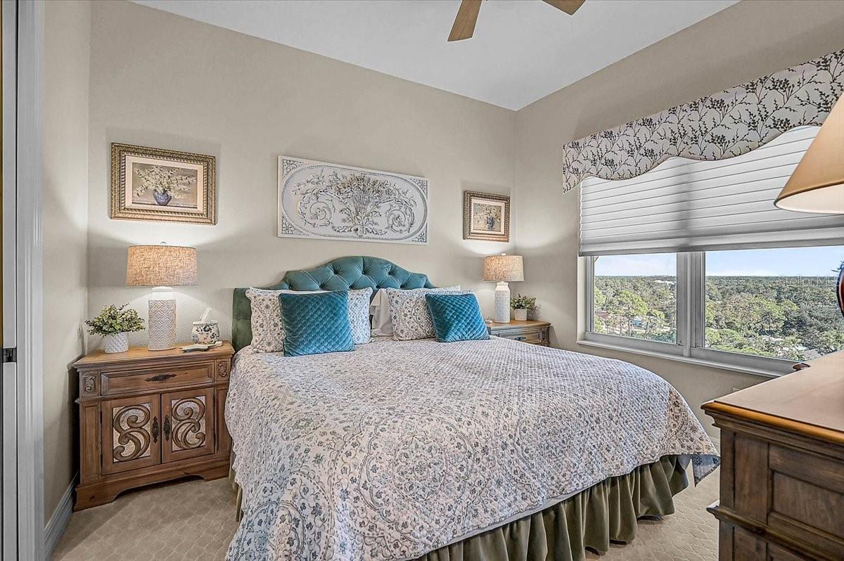 Image 25 of 59 For 409 North Point Road 902