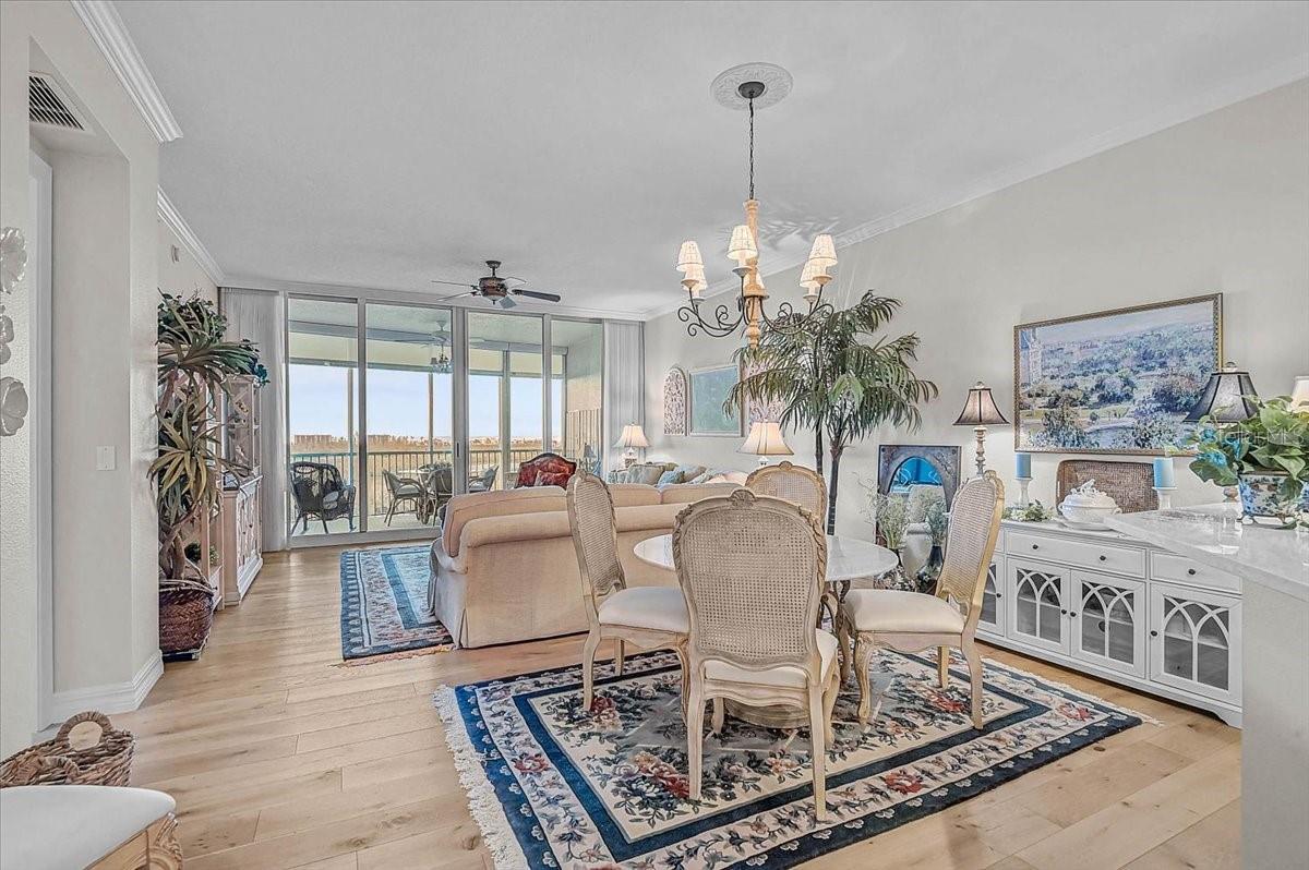 Image 5 of 59 For 409 North Point Road 902