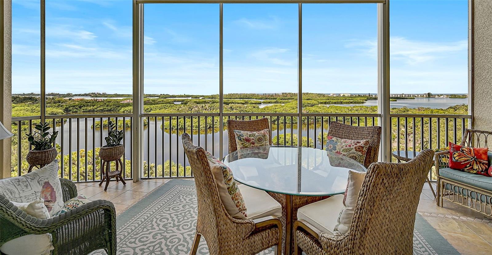 Image 7 of 59 For 409 North Point Road 902