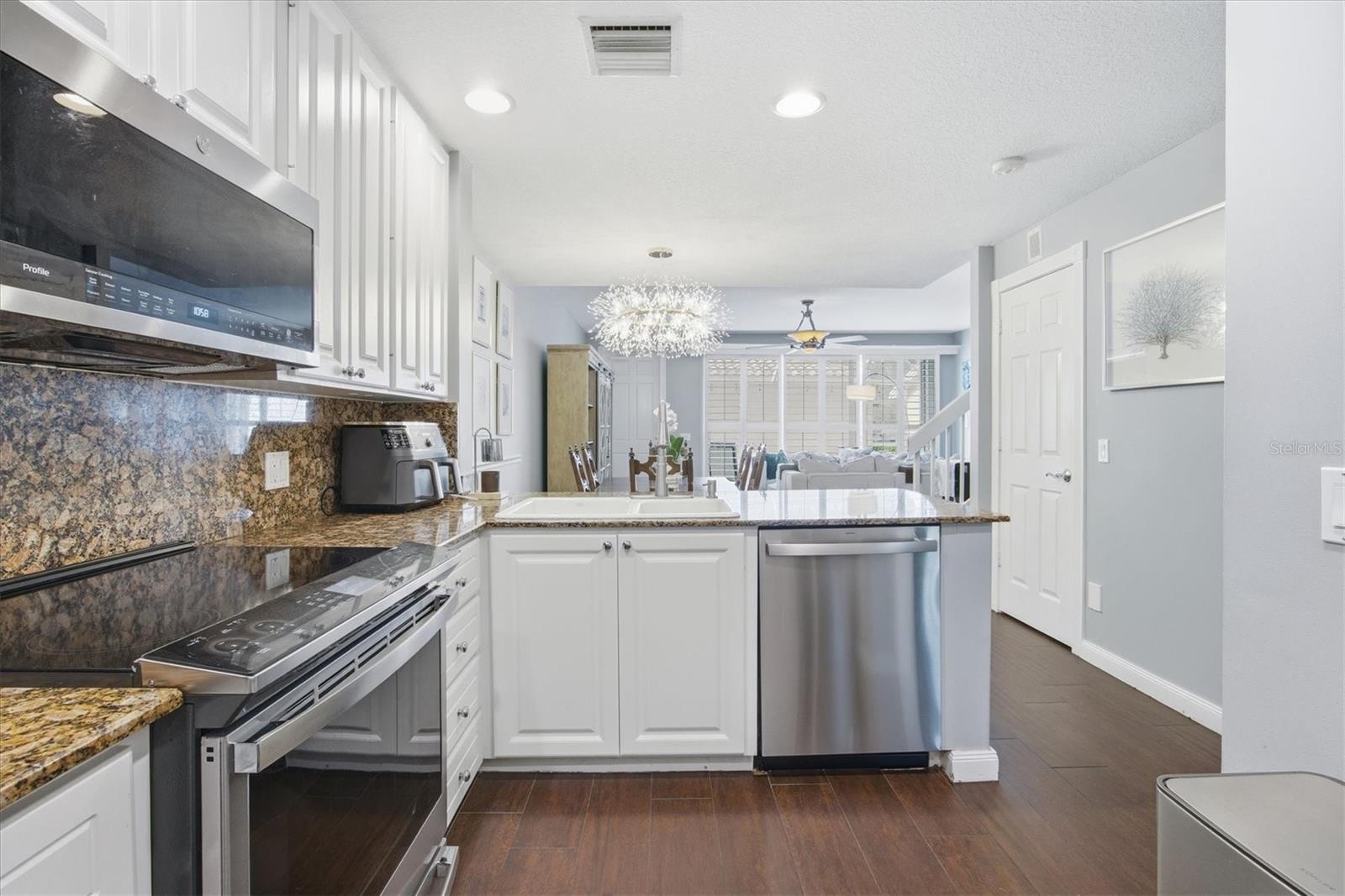 Image 12 of 57 For 7681 Bergamo Avenue