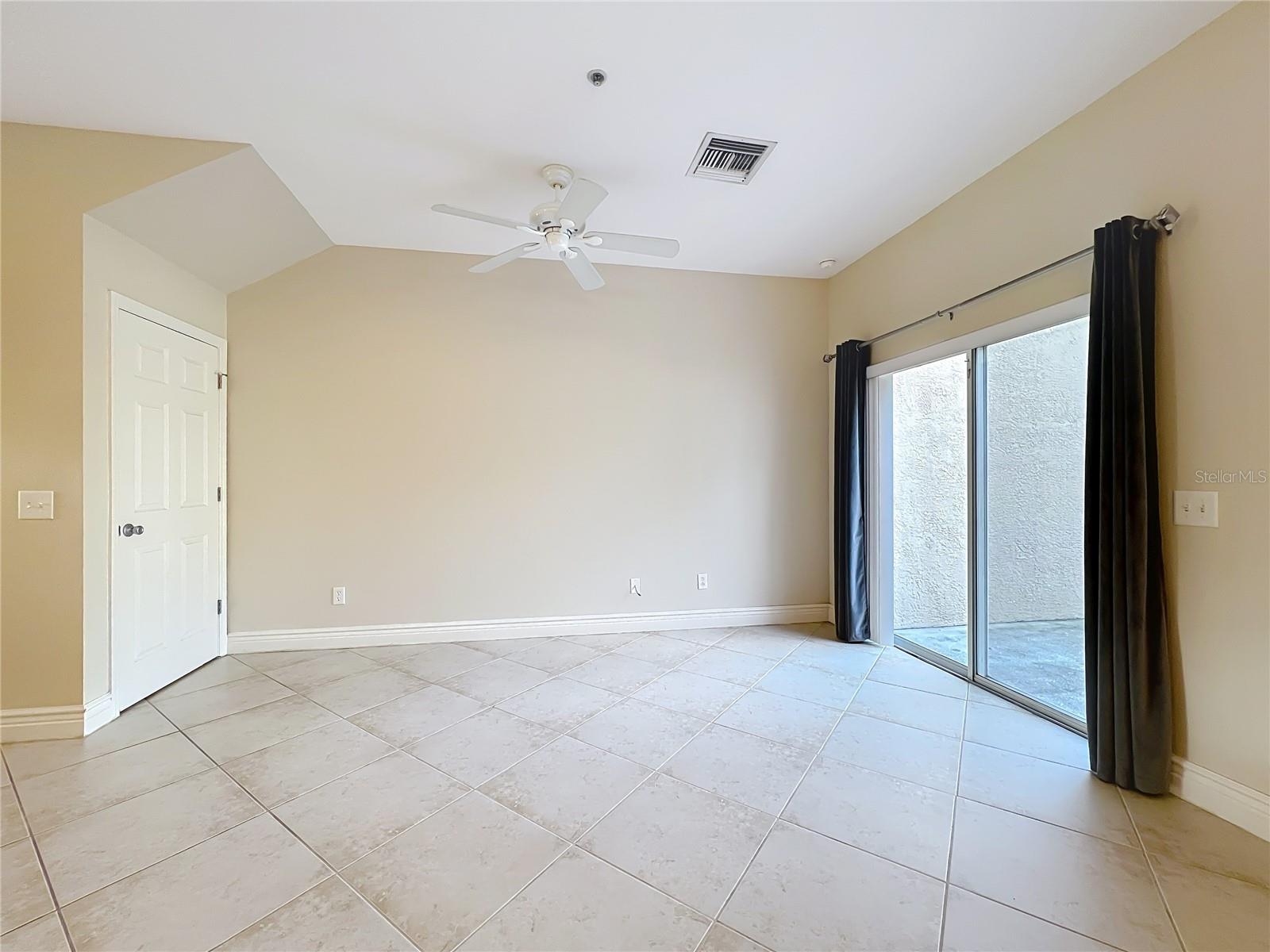 Image 18 of 52 For 3884 Deberry Drive 0