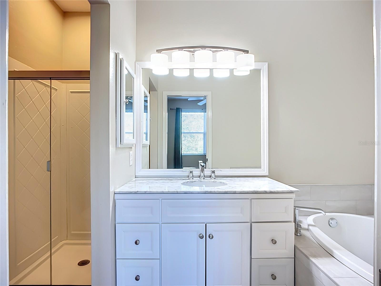 Image 29 of 52 For 3884 Deberry Drive 0