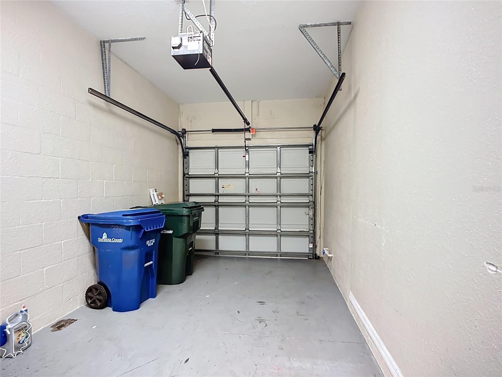 Image 40 of 52 For 3884 Deberry Drive 0