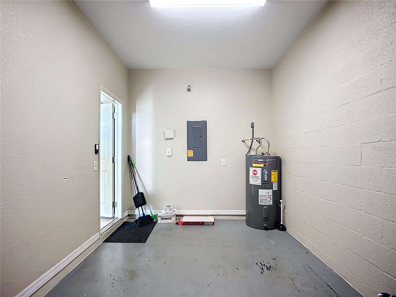 Image 41 of 52 For 3884 Deberry Drive 0