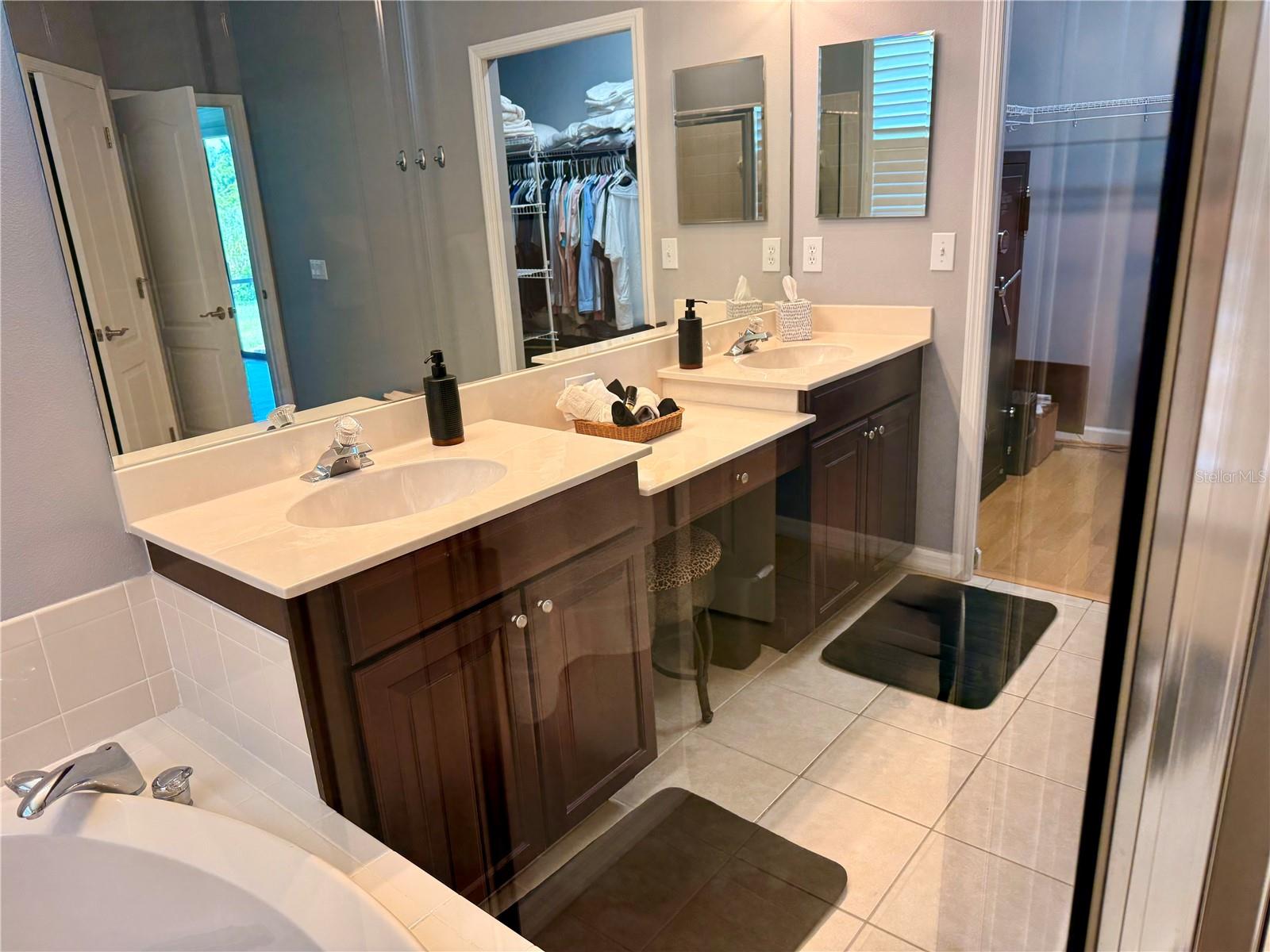 Image 40 of 57 For 1702 Old Summerwood Boulevard