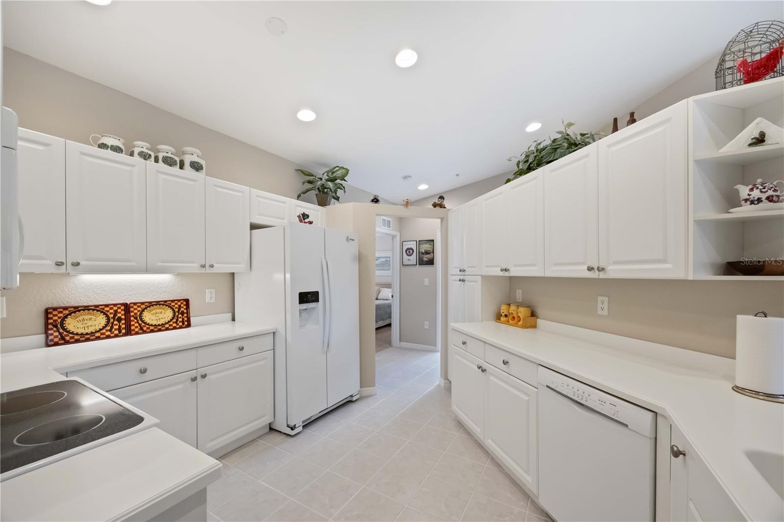 Image 12 of 52 For 6424 Bay Cedar Lane 201