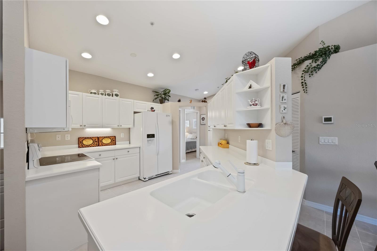 Image 4 of 52 For 6424 Bay Cedar Lane 201