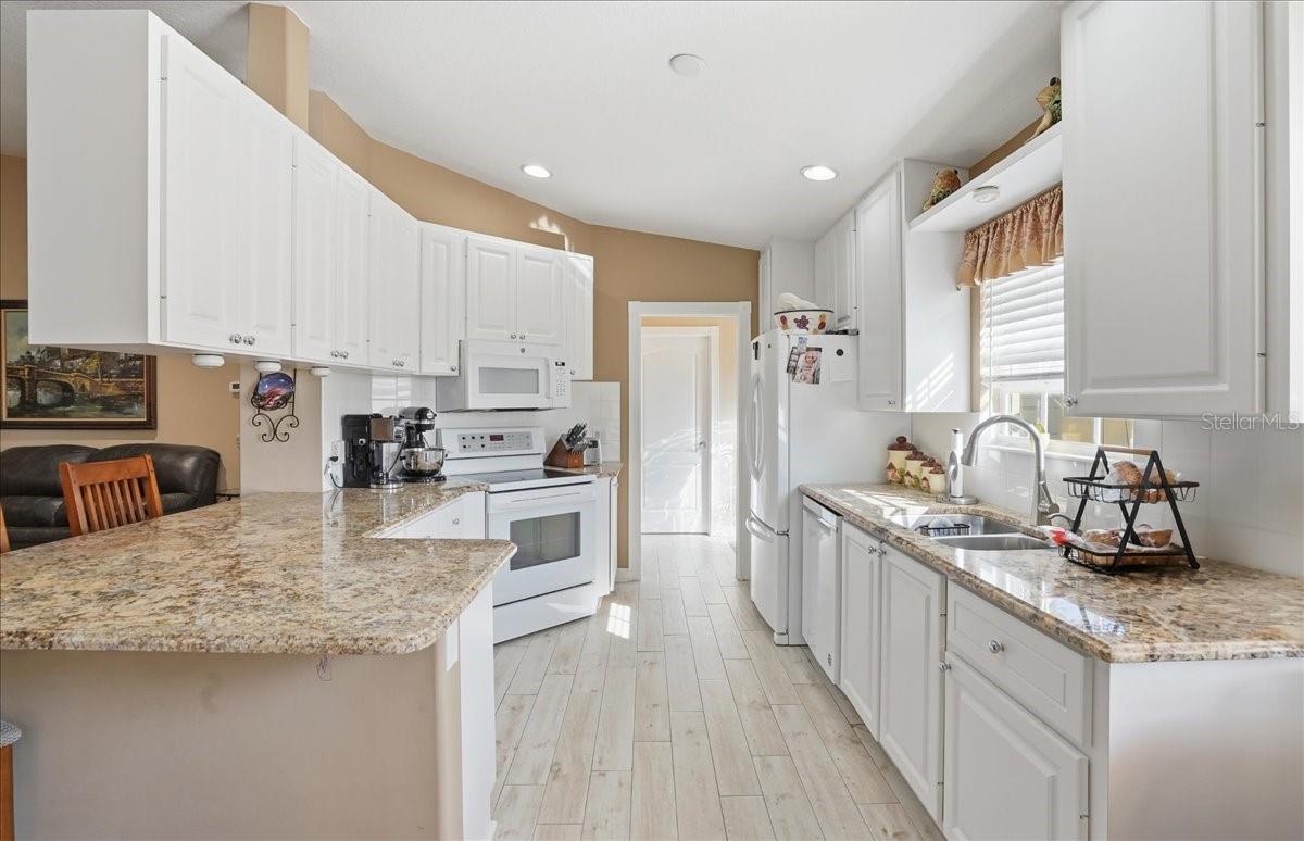 Image 4 of 68 For 5546 Modena Place