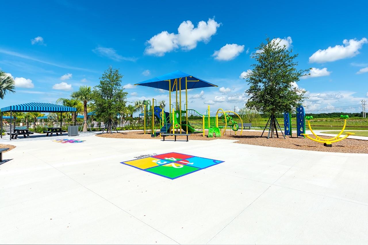 Image 29 of 32 For 8921 Royal River Circle